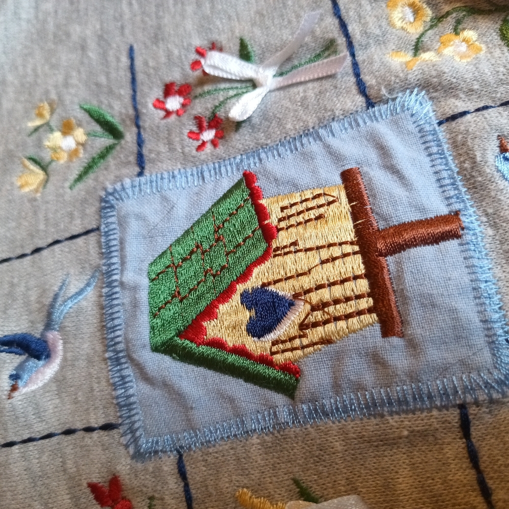 Vintage Grandma Embroidered Sweater - Picture 3 of 7